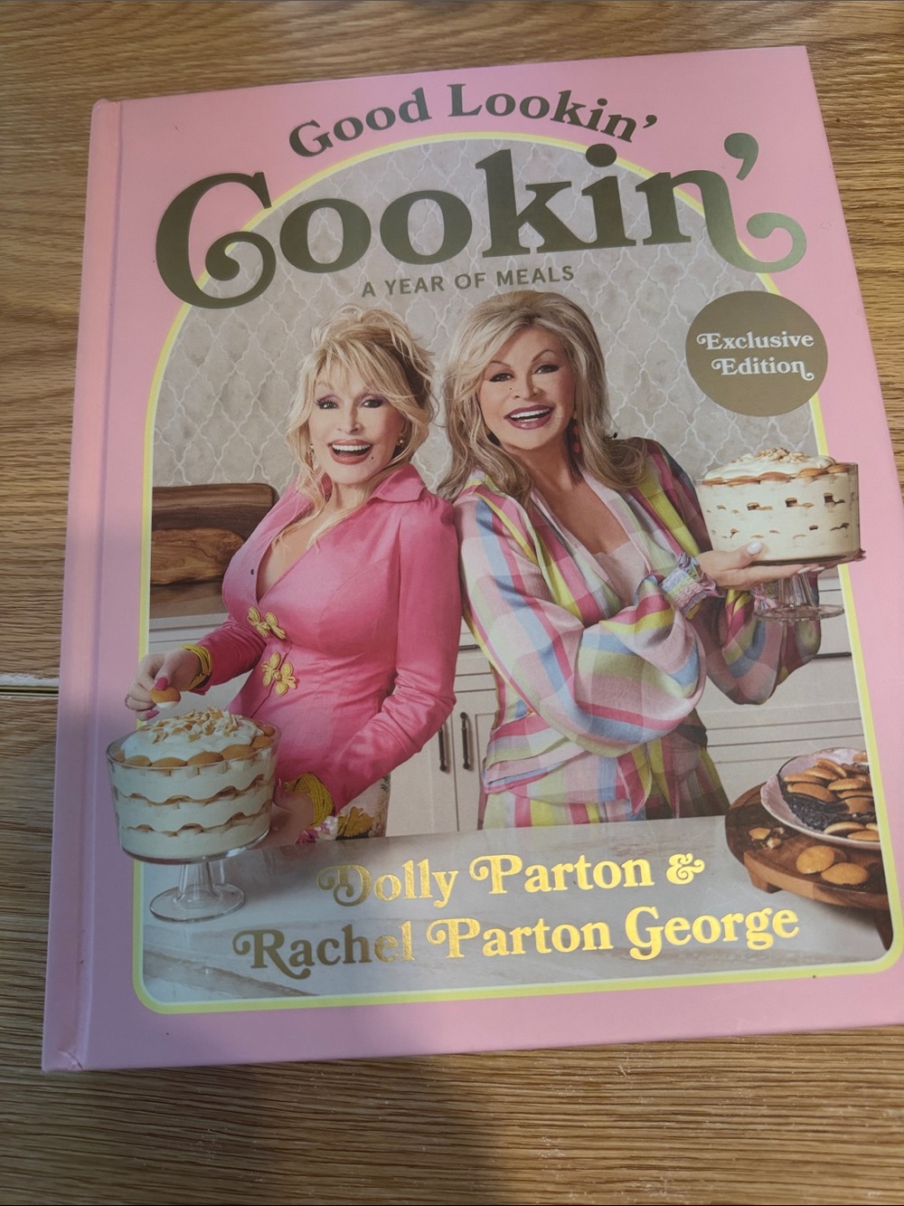 Good Lookin' Cookin' Cookbook - Pink Cover… Dolly Parton